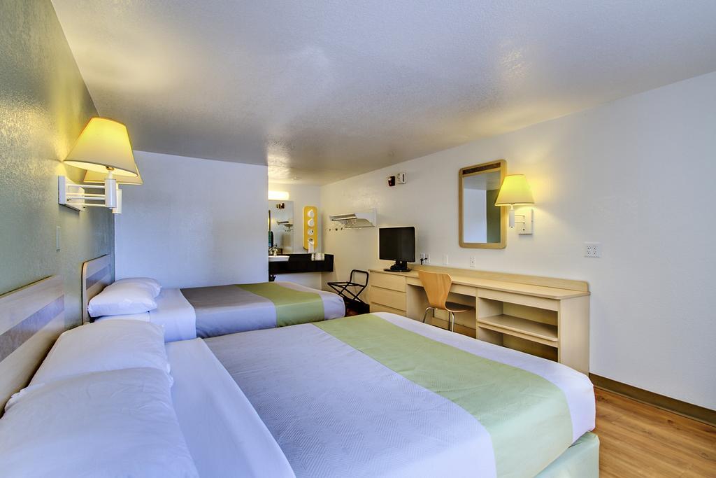 Inn Rodeway 2*